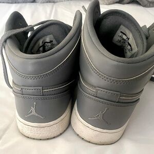 Nike Air Jordan 1 Retro Mid GS ‘'Cool Grey Wolf Grey'’. Size 6 Youth